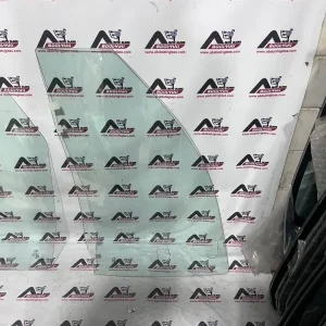 شیشه درب جلو کی ام سی t8