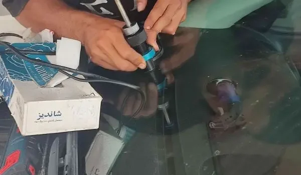 ترمیم کردن شیشه جلوی خودرو