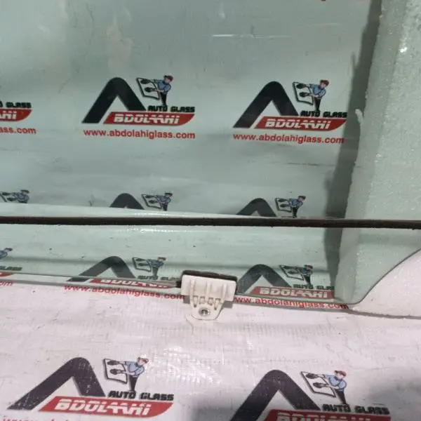 شیشه بغل نیسان تی ینا