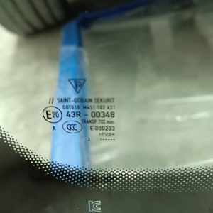 شیشه اصلی پورشه ماکان