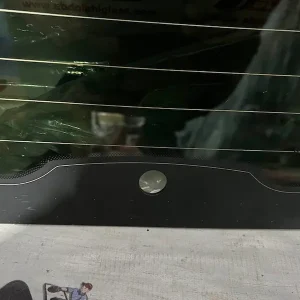 شیشه عقب پژو 2008 اصلی