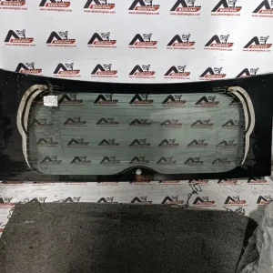 شیشه عقب اوتلندر