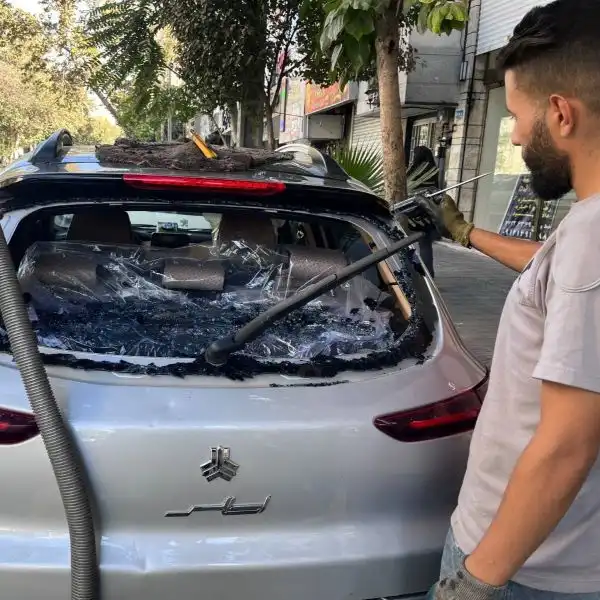 تعویض شیشه عقب ماشین (1)