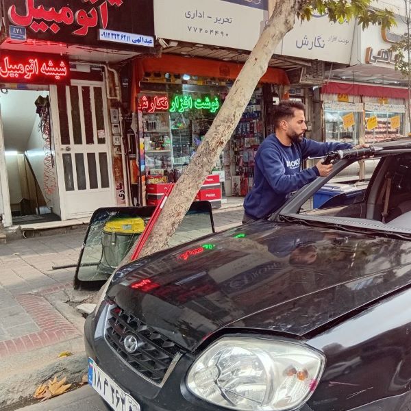 تعویض شیشه ماشین شکسته