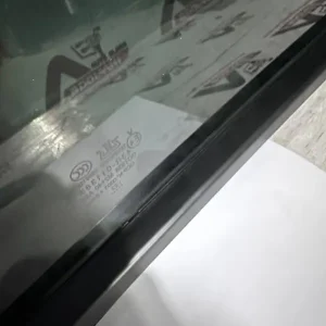 قیمت شیشه سانروف لوکانو